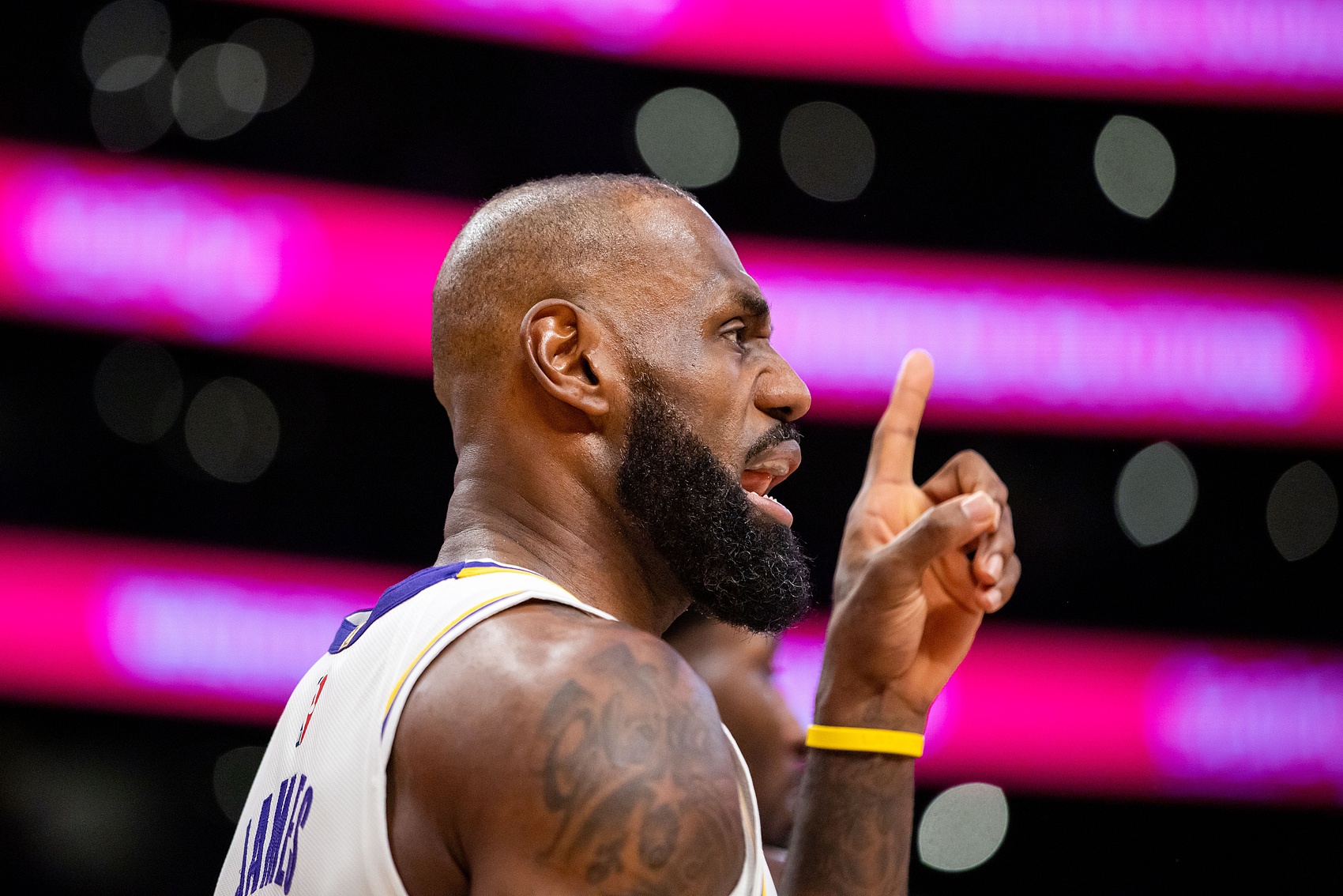 世界杯官方客户端-香波特：若你没按老詹的要求跑位 他会故意传球失误&amp;让教练换下你